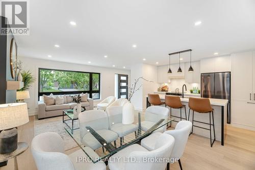 5 Rowse Crescent, Toronto, ON - Indoor Photo Showing Living Room