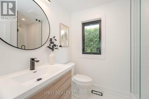 5 Rowse Crescent, Toronto, ON - Indoor Photo Showing Bathroom