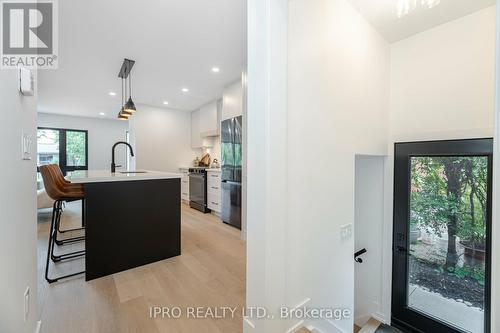 5 Rowse Crescent, Toronto, ON - Indoor Photo Showing Kitchen