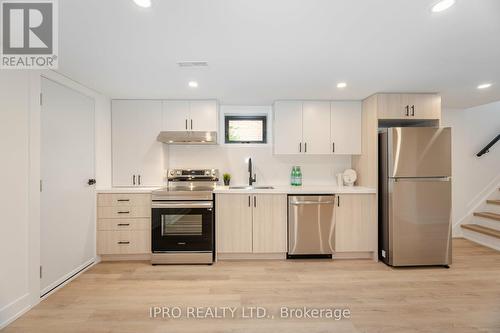 5 Rowse Crescent, Toronto, ON - Indoor Photo Showing Kitchen