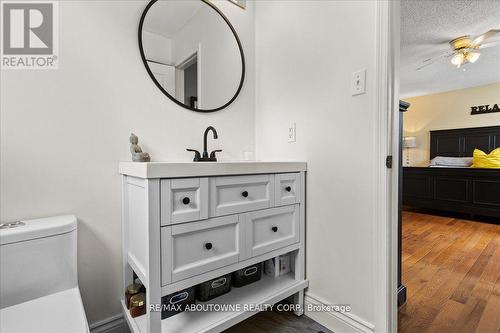 865 Anderson Avenue, Milton, ON - Indoor Photo Showing Bathroom