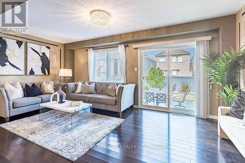 44 Napoleon Crescent, Brampton, ON - Indoor Photo Showing Living Room