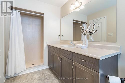 44 Napoleon Crescent, Brampton, ON - Indoor Photo Showing Bathroom