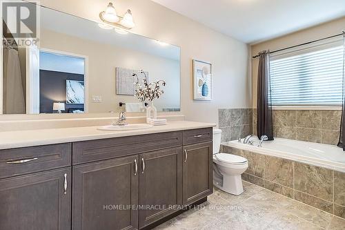 44 Napoleon Crescent, Brampton, ON - Indoor Photo Showing Bathroom