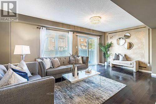 44 Napoleon Crescent, Brampton, ON - Indoor Photo Showing Living Room