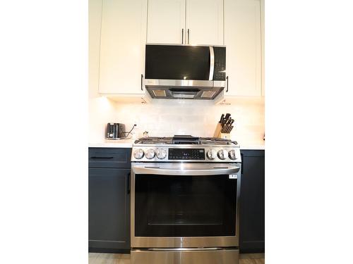 929 Waterloo Crescent, Castlegar, BC - Indoor Photo Showing Kitchen