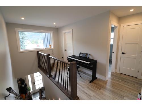 929 Waterloo Crescent, Castlegar, BC - Indoor Photo Showing Other Room