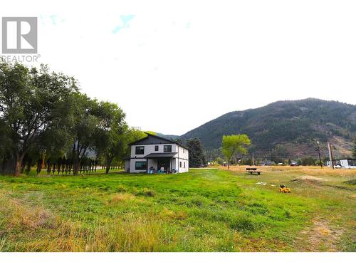 929 Waterloo  Crescent, Castlegar, BC - Outdoor