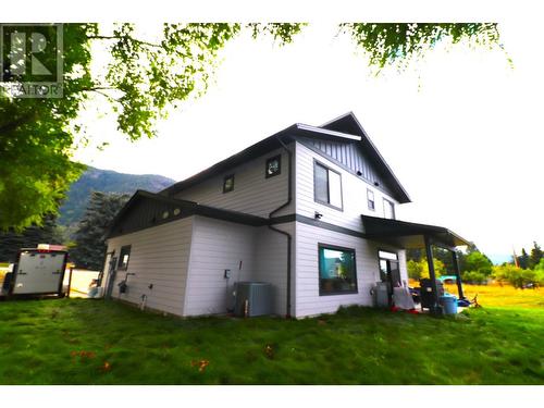 929 Waterloo  Crescent, Castlegar, BC - Outdoor