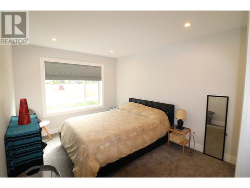 929 Waterloo  Crescent, Castlegar, BC - Indoor Photo Showing Bedroom