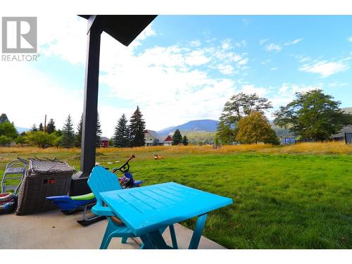 929 Waterloo  Crescent, Castlegar, BC - Outdoor With View