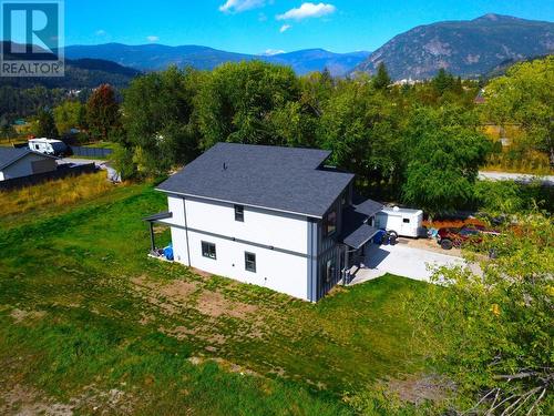 929 Waterloo  Crescent, Castlegar, BC - Outdoor With View