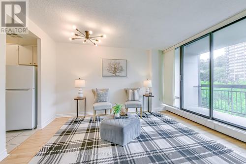 1205 - 150 Charlton Avenue E, Hamilton, ON - Indoor Photo Showing Living Room