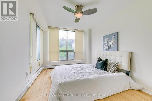 1205 - 150 Charlton Avenue E, Hamilton, ON - Indoor Photo Showing Bedroom