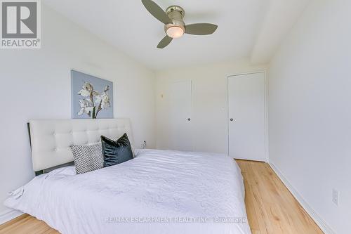 1205 - 150 Charlton Avenue E, Hamilton, ON - Indoor Photo Showing Bedroom