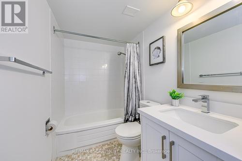 1205 - 150 Charlton Avenue E, Hamilton, ON - Indoor Photo Showing Bathroom