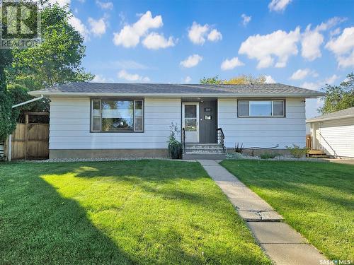 320 3Rd Avenue Se, Swift Current, SK - Outdoor