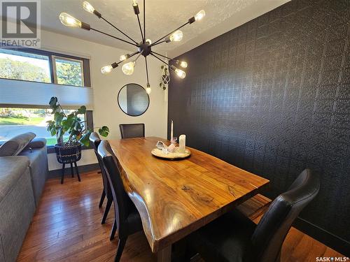 320 3Rd Avenue Se, Swift Current, SK - Indoor Photo Showing Dining Room