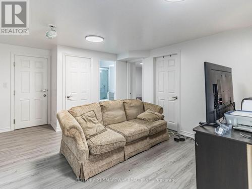 40 Devonshire Drive, Brampton, ON - Indoor Photo Showing Living Room