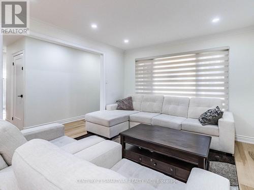 40 Devonshire Drive, Brampton, ON - Indoor Photo Showing Living Room