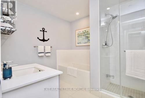 C404 - 301 Sea Ray Avenue, Innisfil, ON - Indoor Photo Showing Bathroom