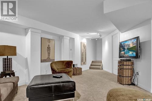 3113 Grant Road, Regina, SK - Indoor Photo Showing Living Room