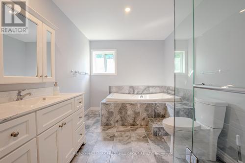 29 Melville Court, Oro-Medonte, ON - Indoor Photo Showing Bathroom