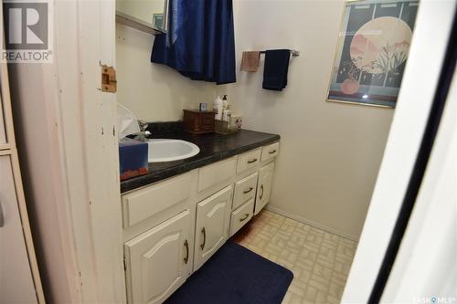 806 6Th Street W, Nipawin, SK - Indoor Photo Showing Bathroom