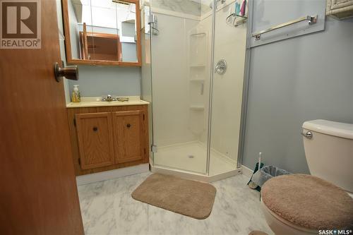 806 6Th Street W, Nipawin, SK - Indoor Photo Showing Bathroom