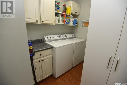 806 6Th Street W, Nipawin, SK - Indoor Photo Showing Laundry Room