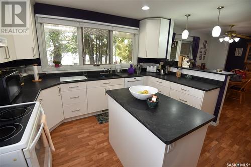 806 6Th Street W, Nipawin, SK - Indoor Photo Showing Kitchen