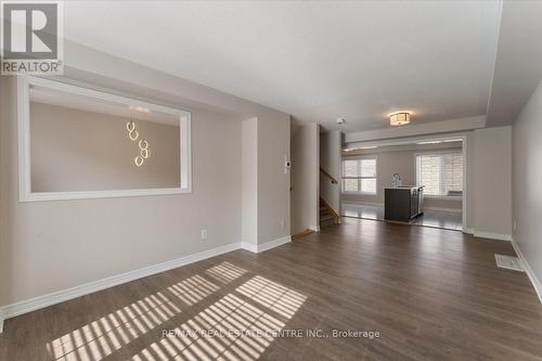 34 - 470 Linden Drive, Cambridge, ON - Indoor Photo Showing Living Room