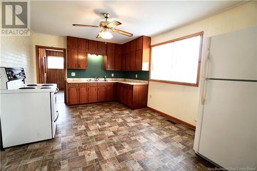 338 Route 176, Pennfield, NB - Indoor Photo Showing Kitchen