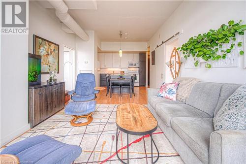 191 King Street S Unit# 908, Waterloo, ON - Indoor Photo Showing Living Room