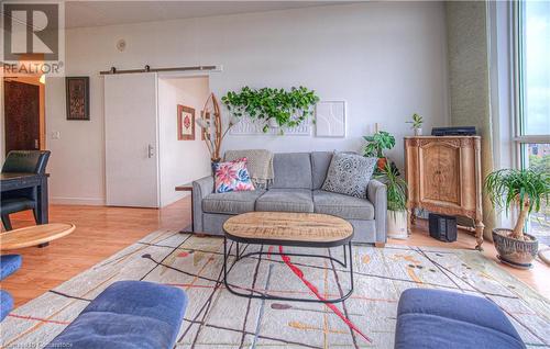 191 King Street S Unit# 908, Waterloo, ON - Indoor Photo Showing Living Room