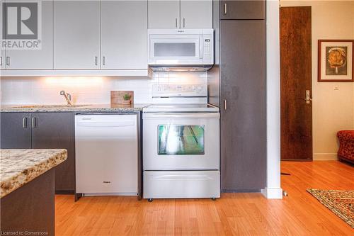 191 King Street S Unit# 908, Waterloo, ON - Indoor Photo Showing Kitchen