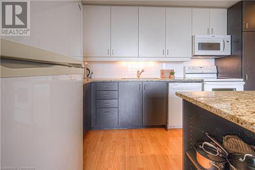 191 King Street S Unit# 908, Waterloo, ON - Indoor Photo Showing Kitchen