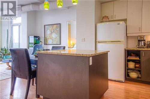 191 King Street S Unit# 908, Waterloo, ON - Indoor Photo Showing Kitchen