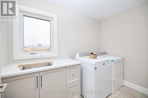 2788 Canadiana Court, Fort Erie, ON - Indoor Photo Showing Laundry Room