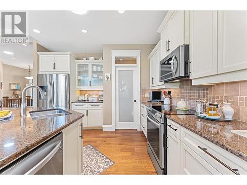 2532 Tuscany Drive, West Kelowna, BC - Indoor Photo Showing Kitchen With Double Sink With Upgraded Kitchen