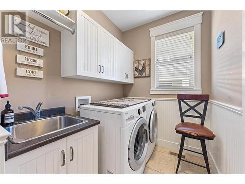 2532 Tuscany Drive, West Kelowna, BC - Indoor Photo Showing Laundry Room