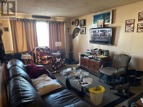 5111 51 Avenue, Pouce Coupe, BC - Indoor Photo Showing Living Room