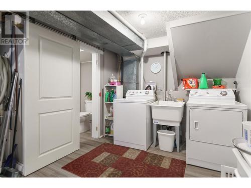 475 - 479 Eldorado Road, Kelowna, BC - Indoor Photo Showing Laundry Room