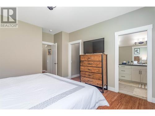 302 Arab Road, Kelowna, BC - Indoor Photo Showing Bedroom