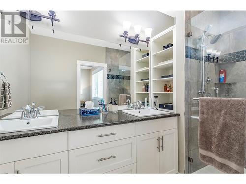 302 Arab Road, Kelowna, BC - Indoor Photo Showing Bathroom