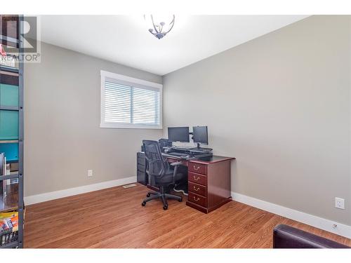 302 Arab Road, Kelowna, BC - Indoor Photo Showing Office