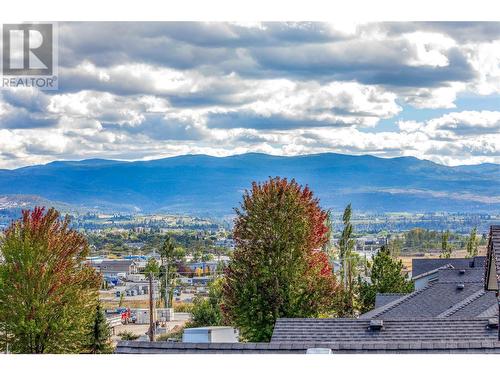 302 Arab Road, Kelowna, BC - Outdoor With View