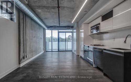 401 - 109 Wolseley Street, Toronto, ON - Indoor Photo Showing Kitchen