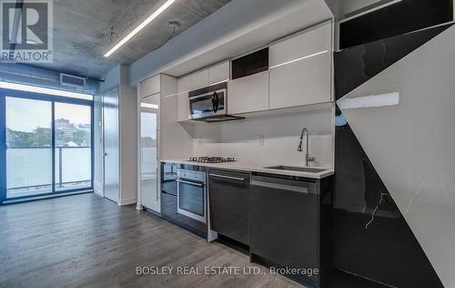 401 - 109 Wolseley Street, Toronto, ON - Indoor Photo Showing Kitchen