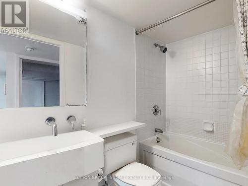 523 - 15 Brunel Court, Toronto, ON - Indoor Photo Showing Bathroom